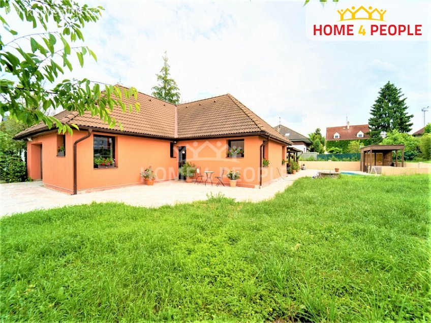 Prodej  rodinného domu 143 m^2 Tovární, Úvaly 