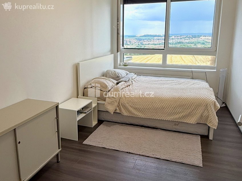 Pronájem bytu 3+kk 58 m^2 Thomasova, Praha 13 