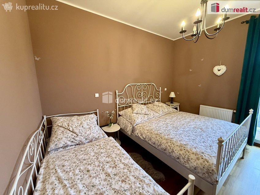 Pronájem bytu 2+kk 63 m^2 U Zastávky, Mariánské Lázně 
