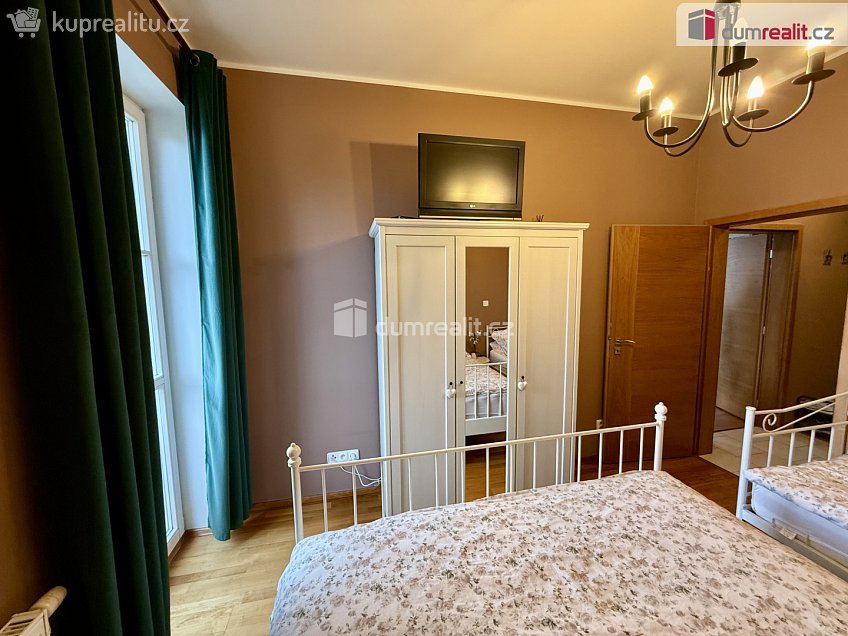 Pronájem bytu 2+kk 63 m^2 U Zastávky, Mariánské Lázně 
