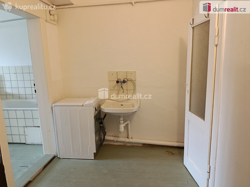 Prodej bytu 1+1 48 m^2 U Klavírky, Praha 5 