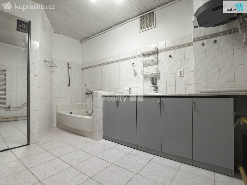 Pronájem bytu 4+kk 148 m^2 Riegrovo náměstí, Kroměříž 