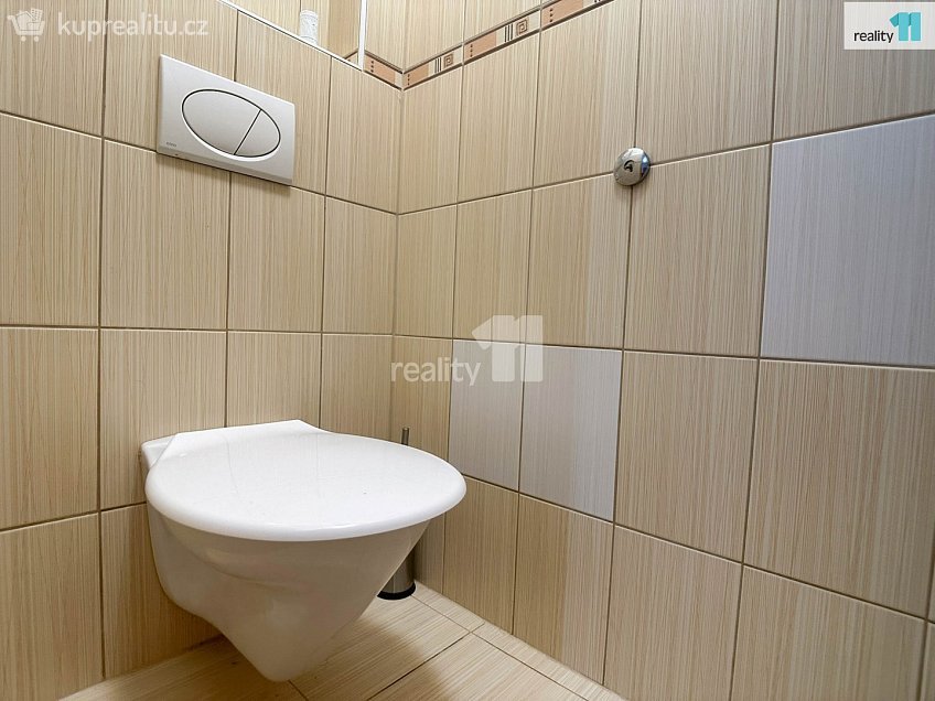 Pronájem bytu 4+kk 148 m^2 Riegrovo náměstí, Kroměříž 