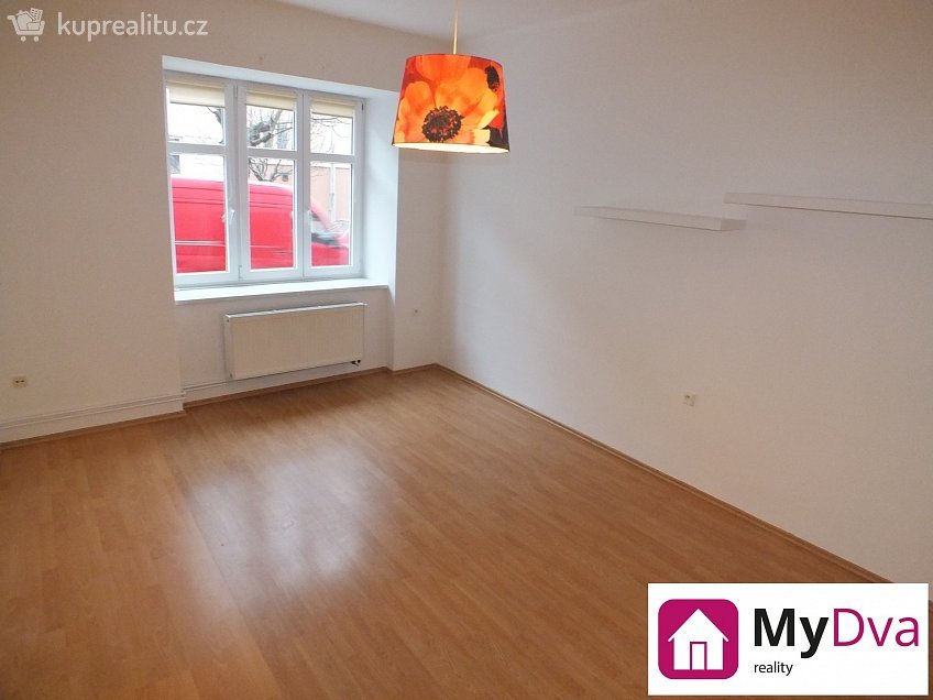Pronájem bytu 2+1 80 m^2 Smetanova, Znojmo 