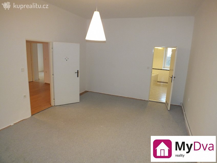Pronájem bytu 2+1 80 m^2 Smetanova, Znojmo 