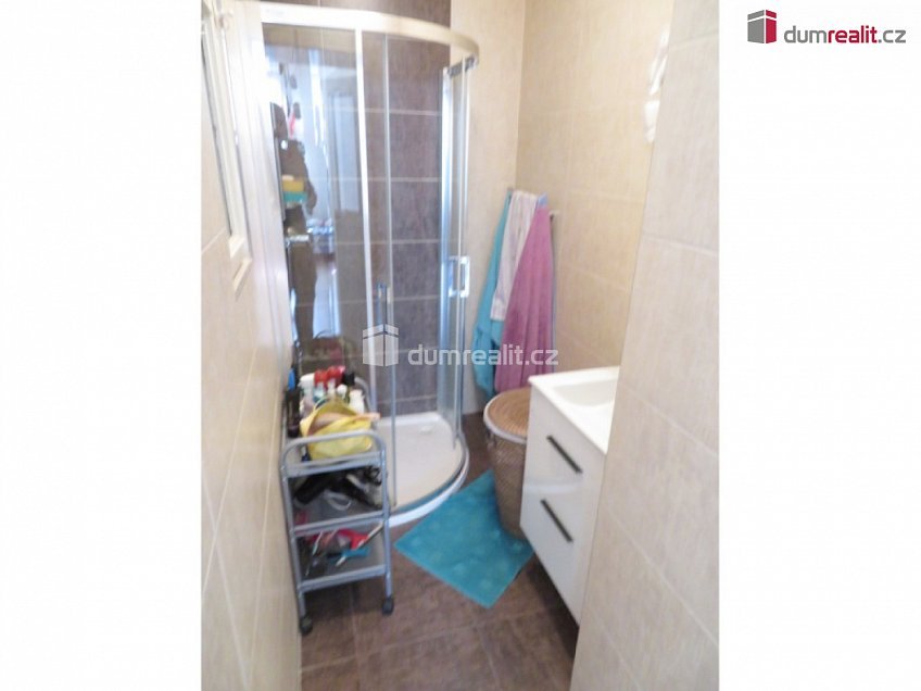 Pronájem bytu 2+kk 44 m^2 28. pluku, Praha 10 