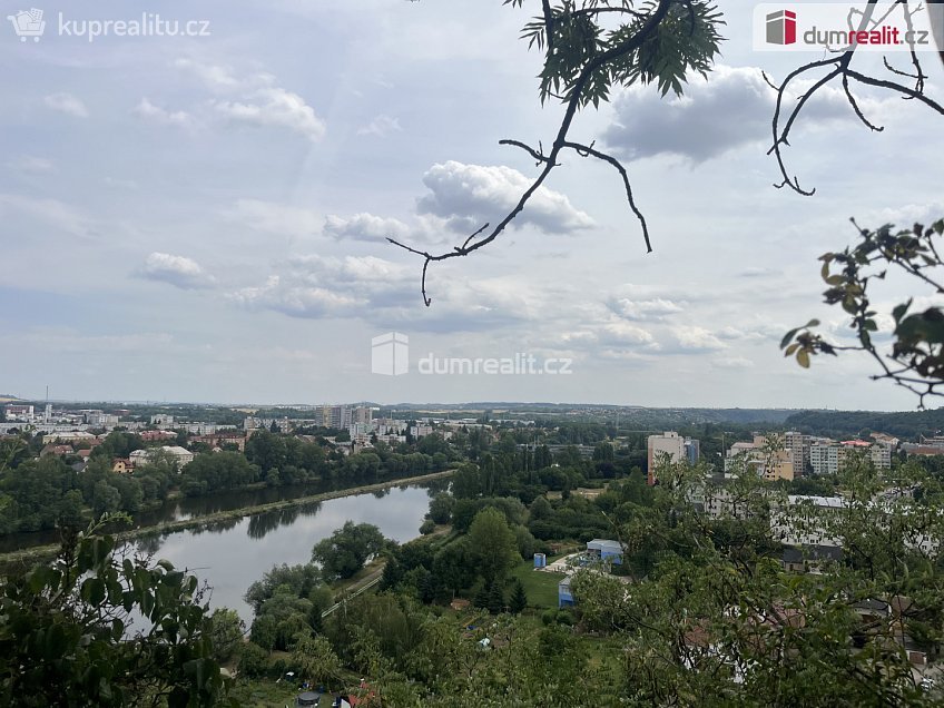 Prodej  stavebního pozemku 2595 m^2 Na Skalách, Kralupy nad Vltavou 