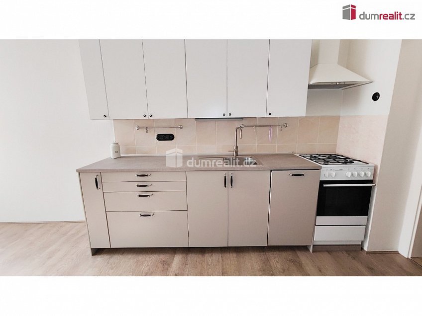 Pronájem bytu 3+kk 65 m^2 Bieblova, Praha 5 