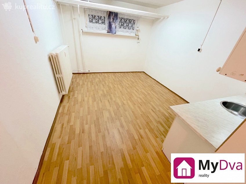 Pronájem bytu 1+kk 25 m^2 Přímětická, Znojmo 