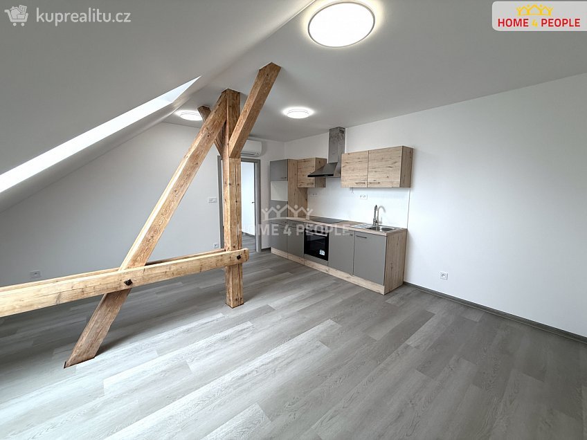 Pronájem bytu 2+kk 48 m^2 Čemínská, Město Touškov 