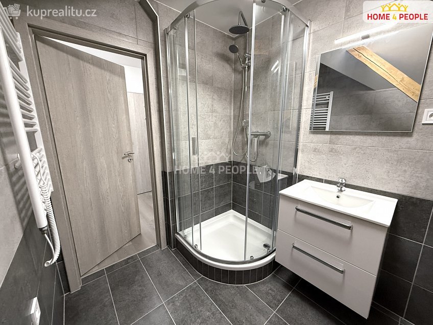 Pronájem bytu 2+kk 48 m^2 Čemínská, Město Touškov 