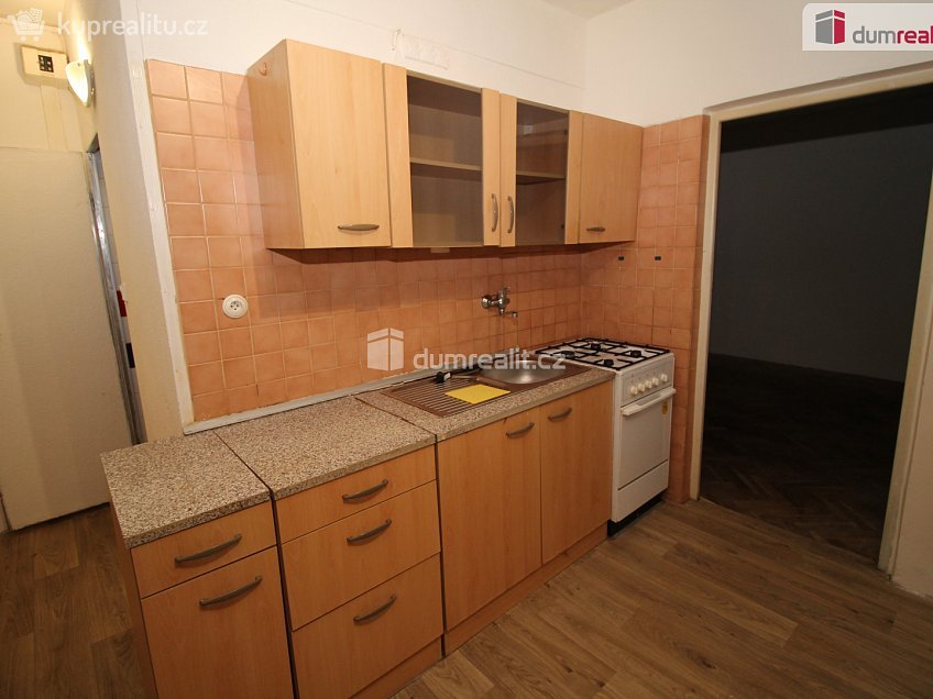 Pronájem bytu 2+kk 42 m^2 Švabinského, Sokolov 