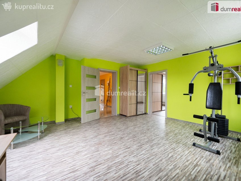 Prodej  rodinného domu 260 m^2 Studenská, Strmilov 