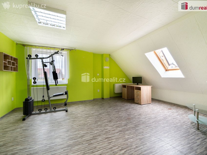 Prodej  rodinného domu 260 m^2 Studenská, Strmilov 