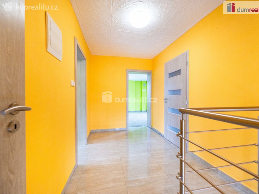 Prodej  rodinného domu 260 m^2 Studenská, Strmilov 