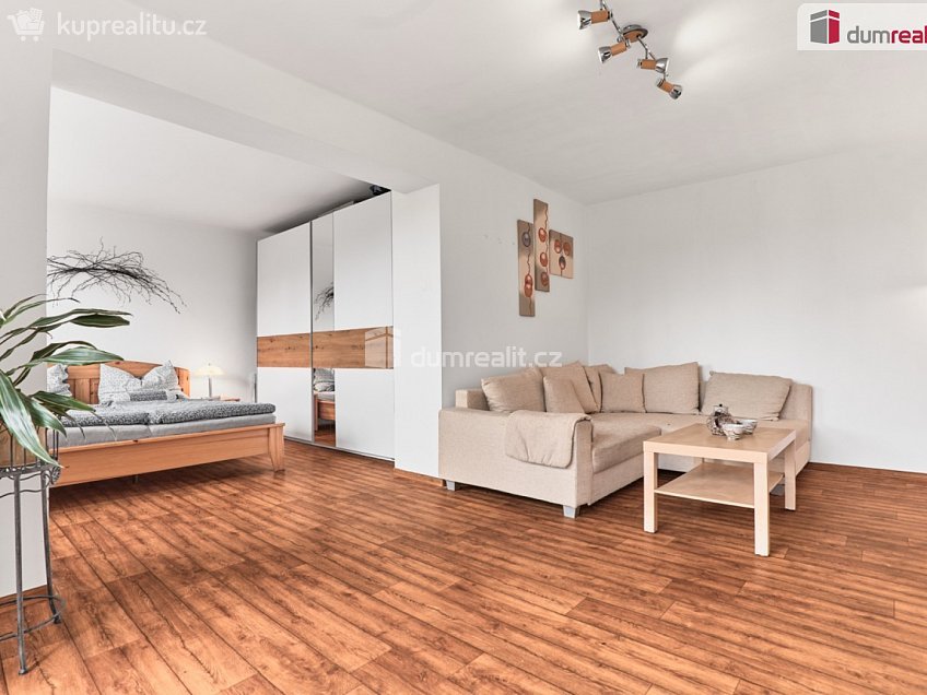Prodej bytu 2+1 72 m^2 Náměstí, Měděnec 