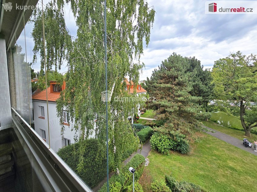 Pronájem bytu 2+1 48 m^2 K Červenému vrchu, Praha 6 