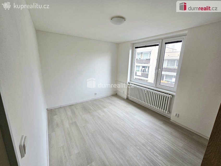 Pronájem bytu 2+1 48 m^2 K Červenému vrchu, Praha 6 