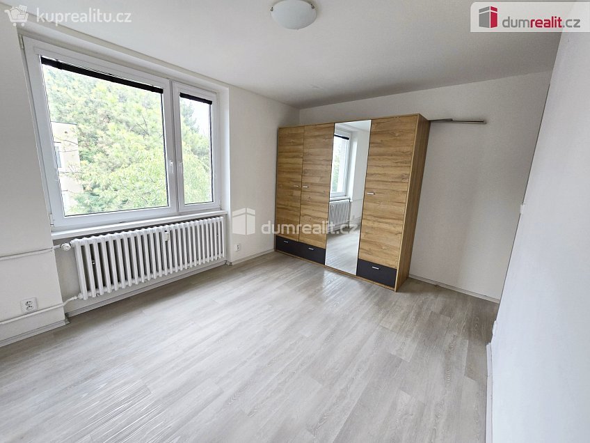Pronájem bytu 2+1 48 m^2 K Červenému vrchu, Praha 6 