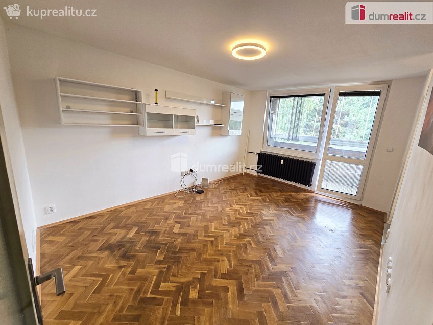 Pronájem bytu 2+1 48 m^2 K Červenému vrchu, Praha 6 