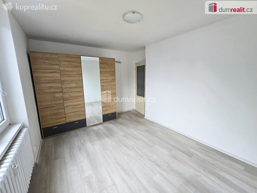 Pronájem bytu 2+1 48 m^2 K Červenému vrchu, Praha 6 