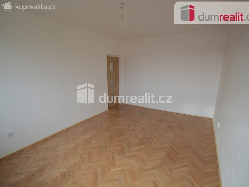 Pronájem bytu 2+1 54 m^2 Práčská, Praha 10 