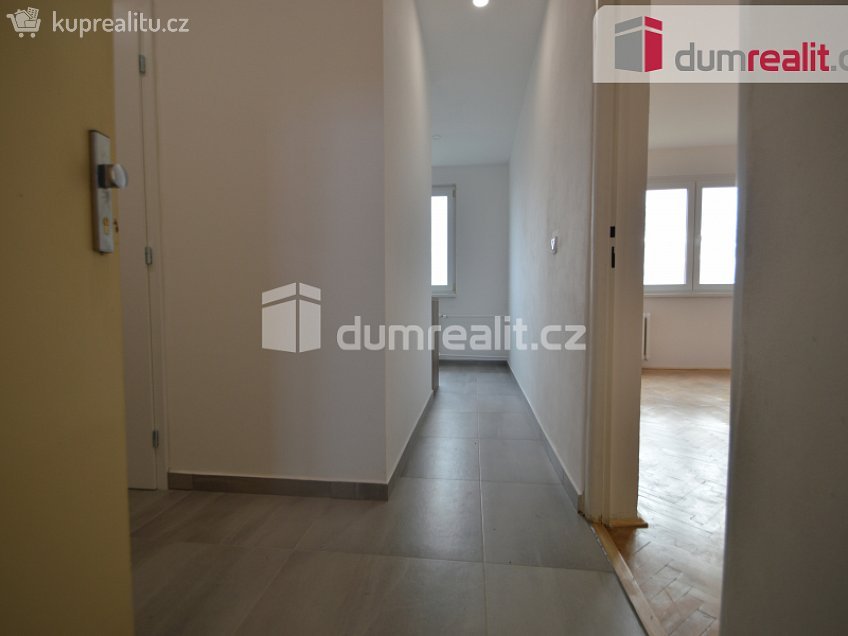 Pronájem bytu 2+1 54 m^2 Práčská, Praha 10 