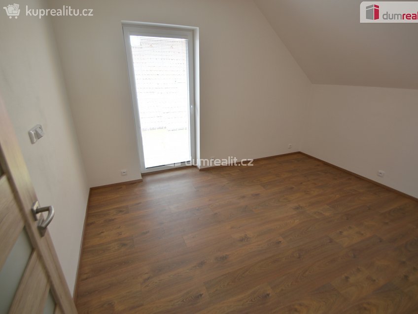 Pronájem bytu 3+kk 87 m^2 U Pejřavky, Podolanka 