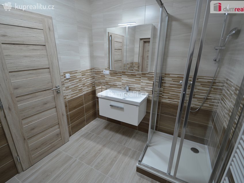 Pronájem bytu 3+kk 87 m^2 U Pejřavky, Podolanka 
