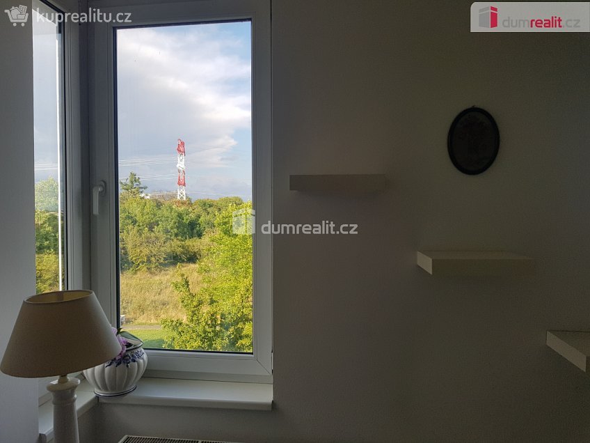 Pronájem bytu 2+kk 55 m^2 Chotěšovská, Praha 18 
