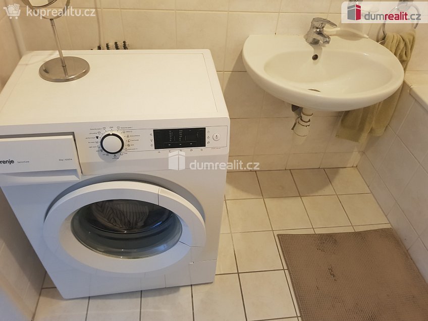 Pronájem bytu 2+kk 55 m^2 Chotěšovská, Praha 18 