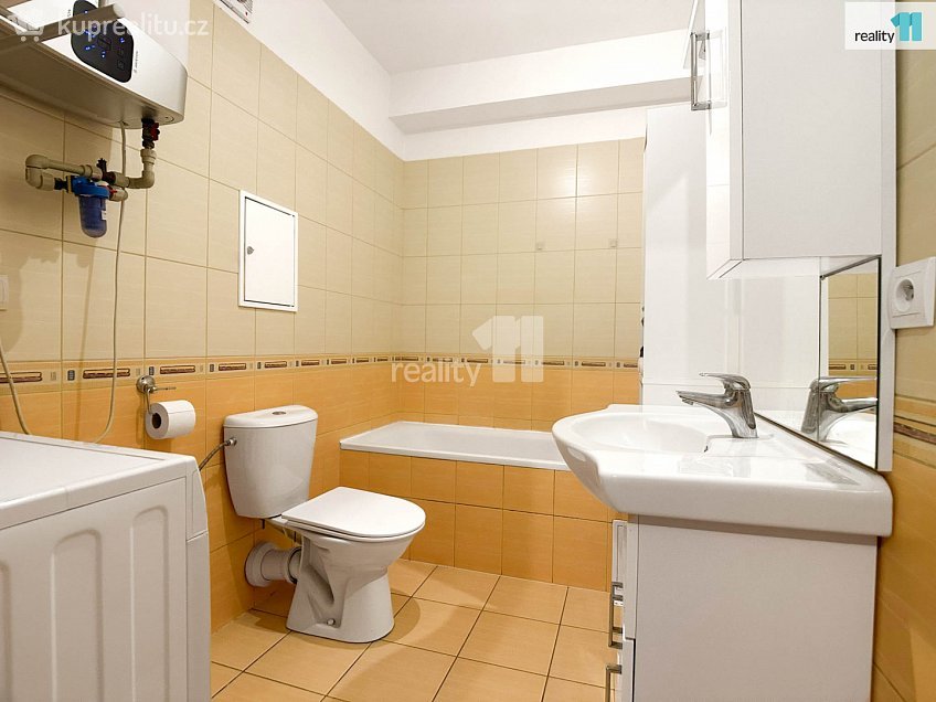 Prodej bytu 2+kk 50 m^2 Wolkerova, Hulín 