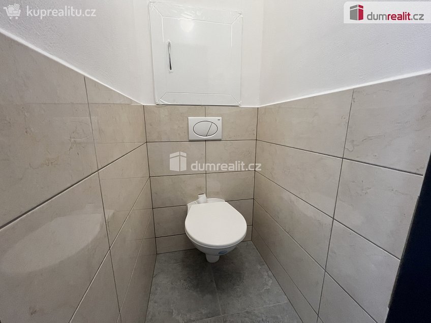 Pronájem bytu 1+1 28 m^2 Sídliště, Krupka 