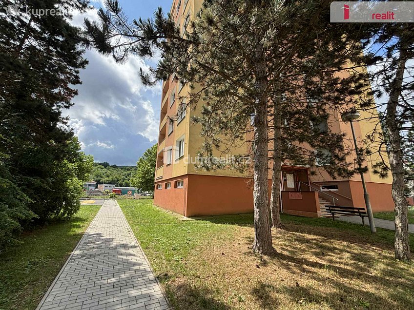 Pronájem bytu 3+1 77 m^2 Družstevní, Luhačovice 