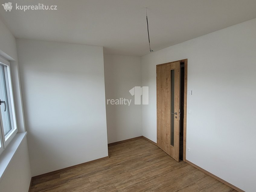Prodej  rodinného domu 353 m^2 Pechlátova, Kladno 