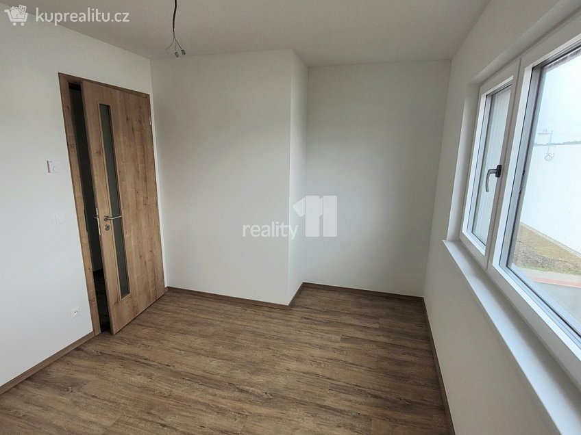 Prodej  rodinného domu 353 m^2 Pechlátova, Kladno 