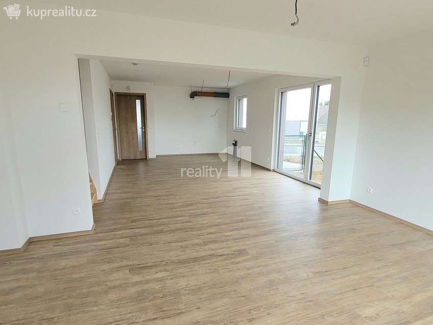 Prodej  rodinného domu 353 m^2 Pechlátova, Kladno 