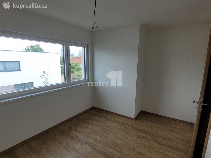 Prodej  rodinného domu 353 m^2 Pechlátova, Kladno 