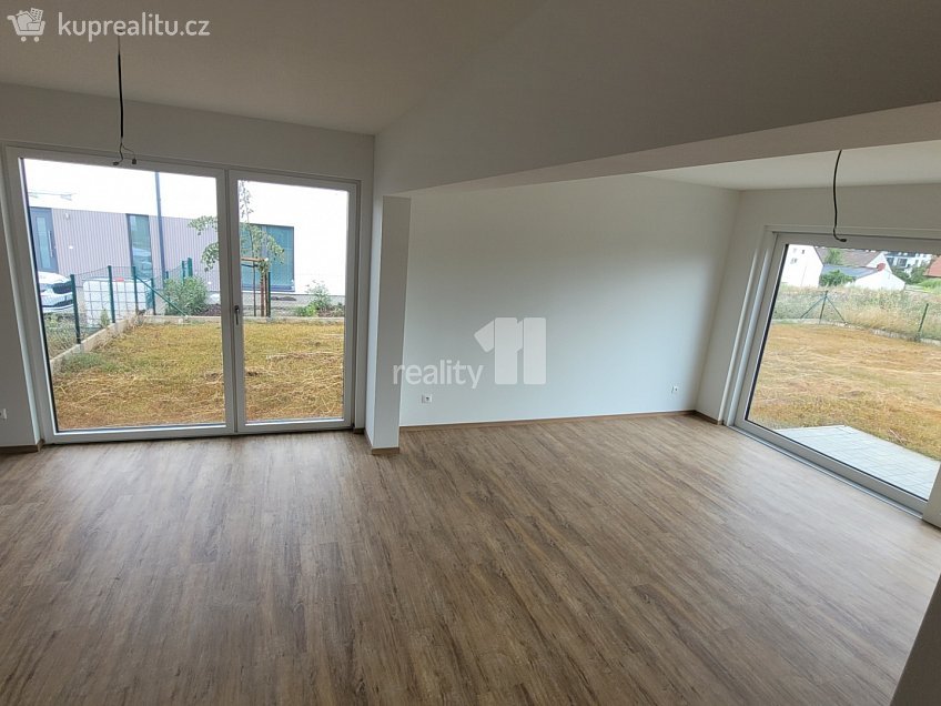 Prodej  rodinného domu 353 m^2 Pechlátova, Kladno 