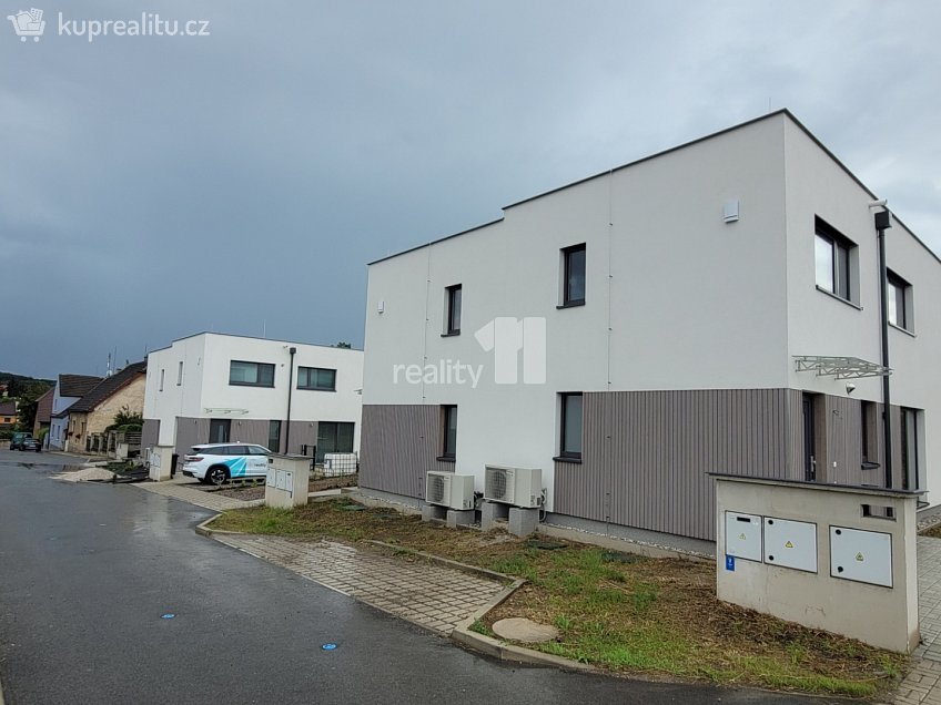 Prodej  rodinného domu 353 m^2 Pechlátova, Kladno 
