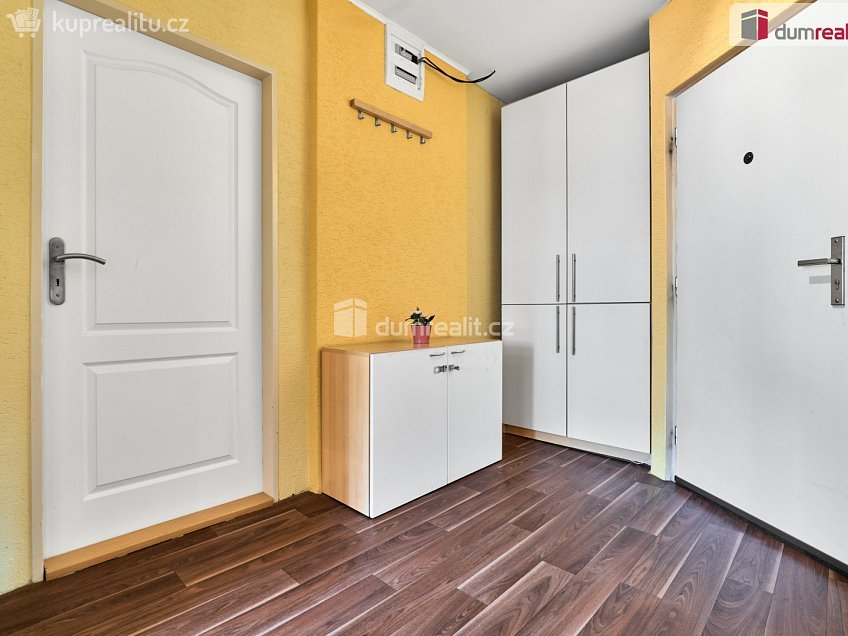 Prodej bytu 4+1 75 m^2 Zbrojnická, Karlovy Vary 
