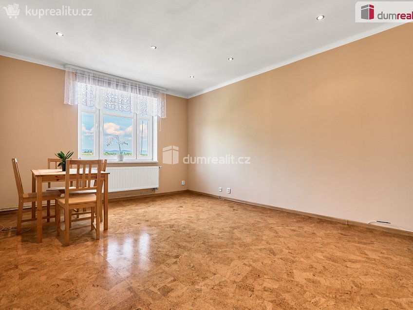 Prodej bytu 4+1 75 m^2 Zbrojnická, Karlovy Vary 
