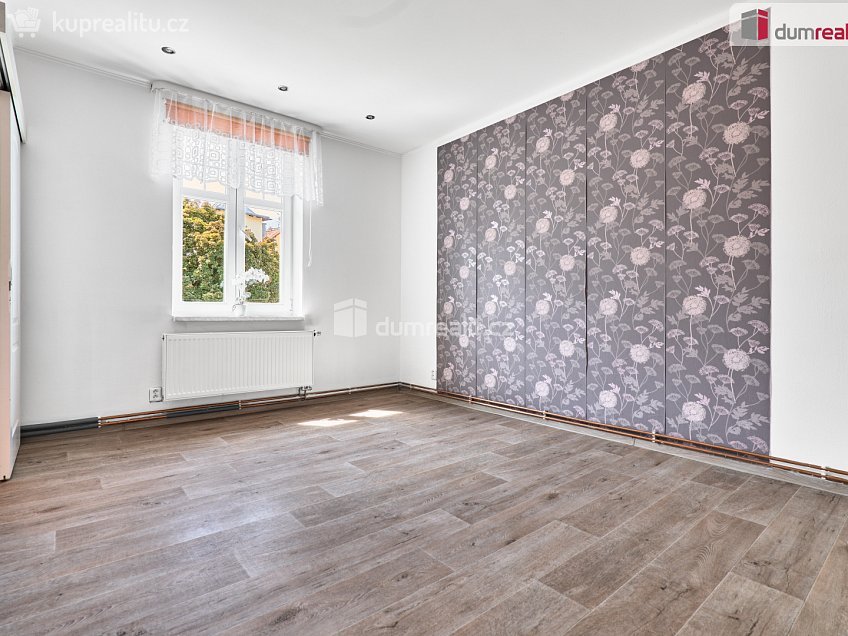 Prodej bytu 4+1 75 m^2 Zbrojnická, Karlovy Vary 