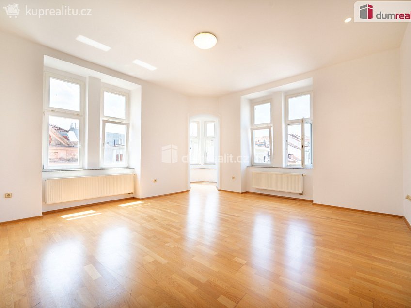 Pronájem bytu 3+kk 93 m^2 Karla IV., České Budějovice 