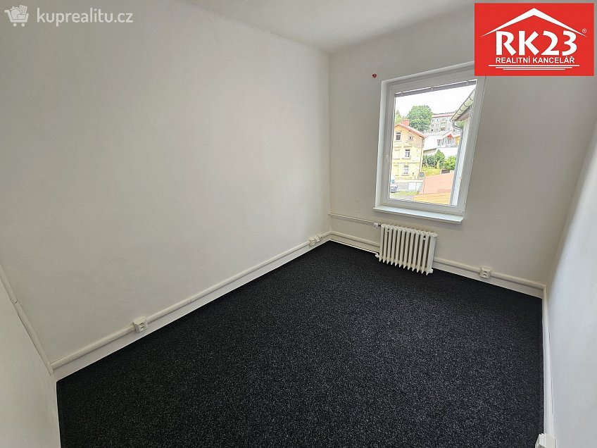 Pronájem  kanceláře 11 m^2 Nádražní náměstí, Mariánské Lázně 