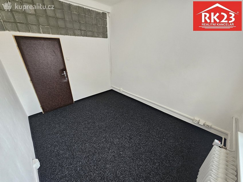 Pronájem  kanceláře 11 m^2 Nádražní náměstí, Mariánské Lázně 