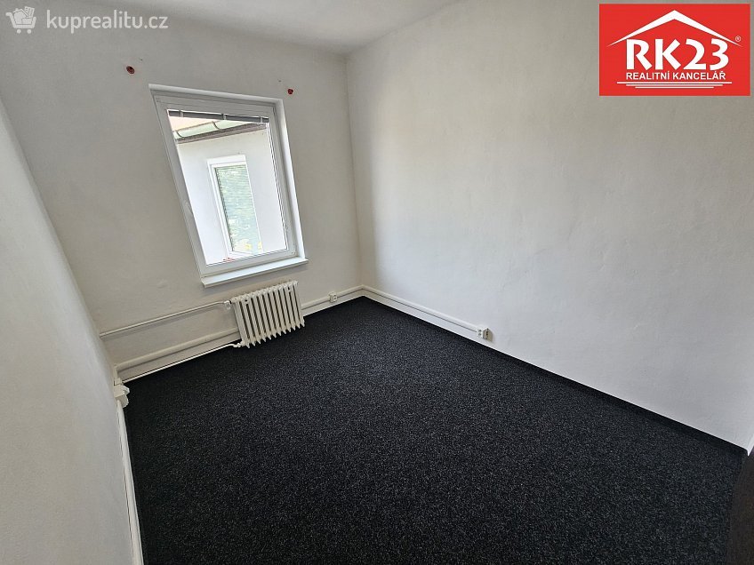Pronájem  kanceláře 11 m^2 Nádražní náměstí, Mariánské Lázně 