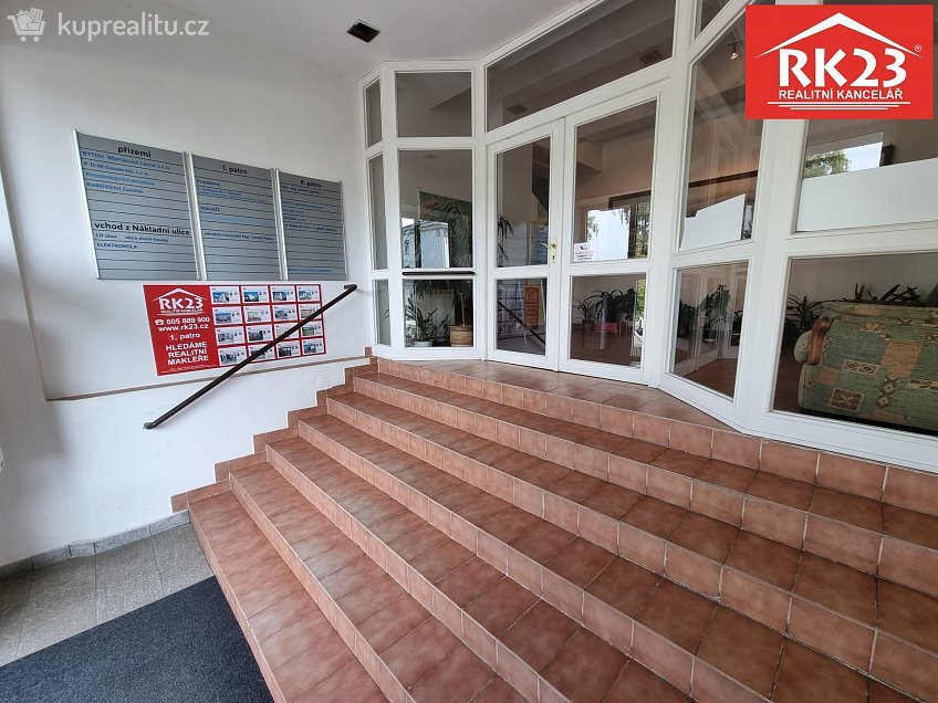 Pronájem  kanceláře 21 m^2 Nádražní náměstí 299, Mariánské Lázně 
