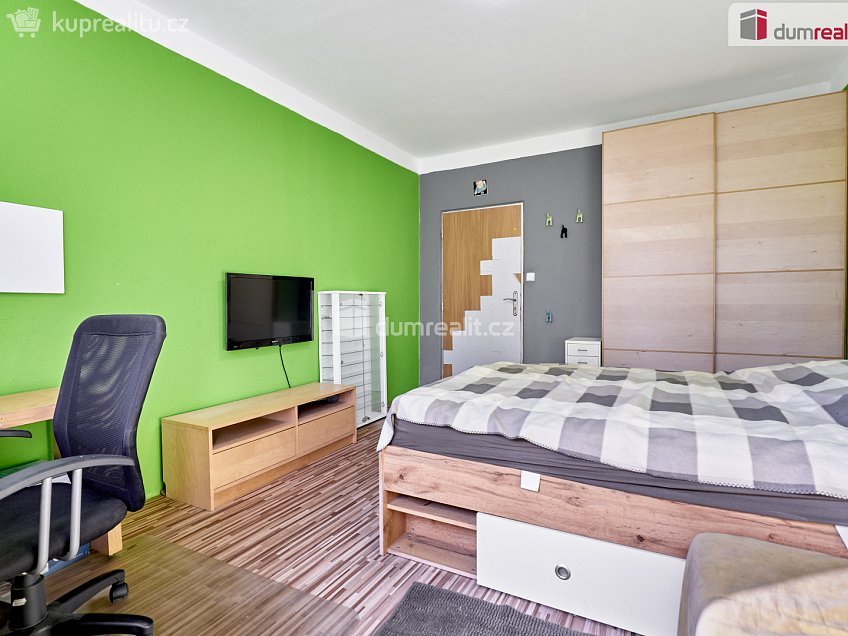 Pronájem bytu 3+1 84 m^2 Sibiřská, Karlovy Vary 