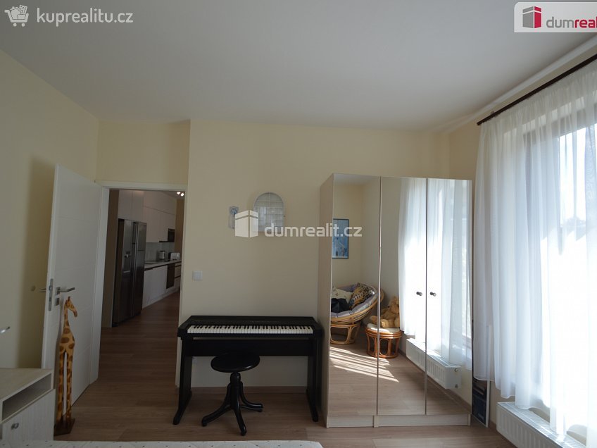 Pronájem bytu 4+kk 88 m^2 Na Veselou, Beroun 